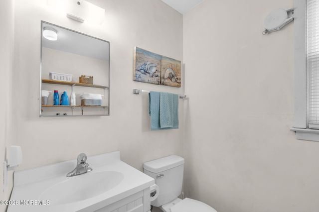 87 Chelsea Drive 72, Whiting, NJ 08759
