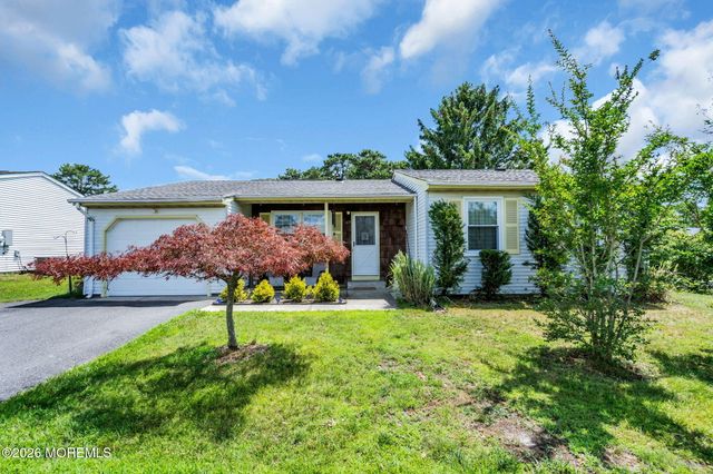 87 Chelsea Drive 72, Whiting, NJ 08759
