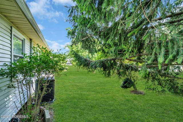 87 Chelsea Drive 72, Whiting, NJ 08759
