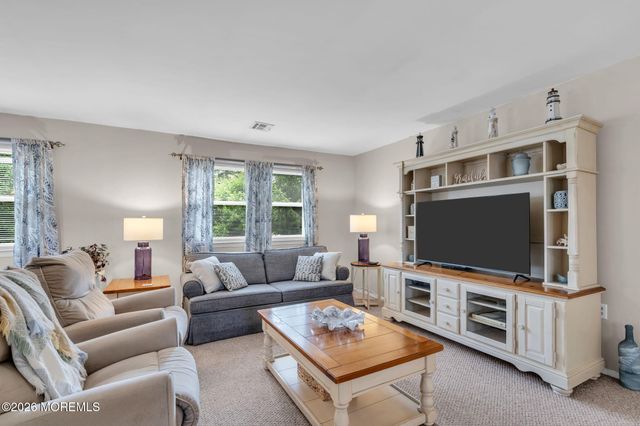 87 Chelsea Drive 72, Whiting, NJ 08759