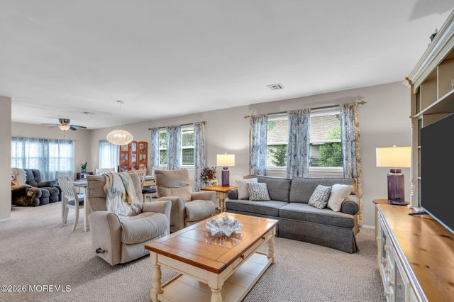 87 Chelsea Drive 72, Whiting, NJ 08759
