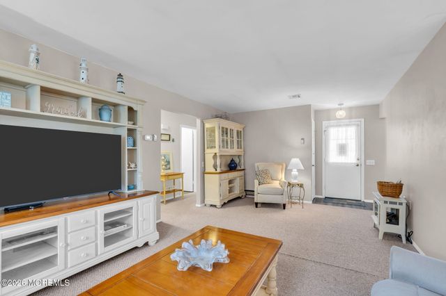 87 Chelsea Drive 72, Whiting, NJ 08759