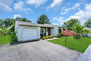 87 Chelsea Drive 72, Whiting, NJ 08759