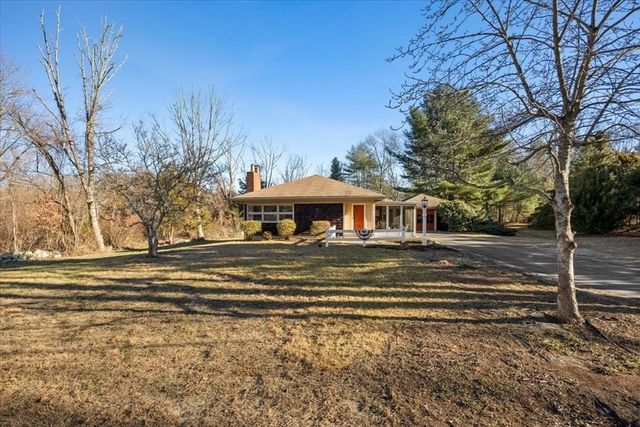 5 Freetown St, Lakeville, MA 02347