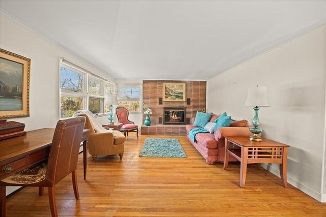 5 Freetown St, Lakeville, MA 02347