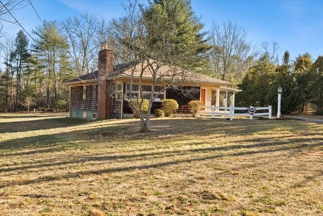 5 Freetown St, Lakeville, MA 02347