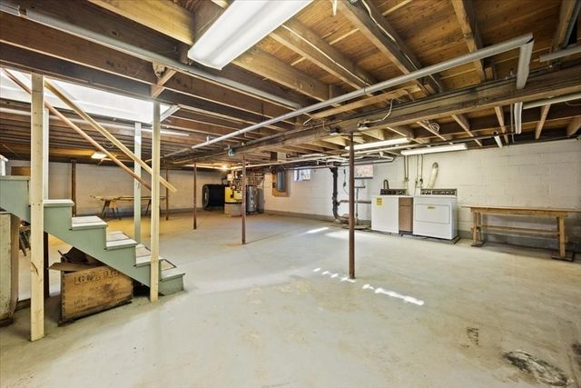 5 Freetown St, Lakeville, MA 02347