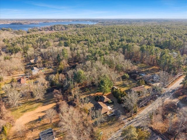 5 Freetown St, Lakeville, MA 02347