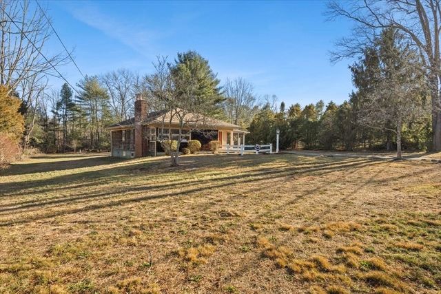 5 Freetown St, Lakeville, MA 02347