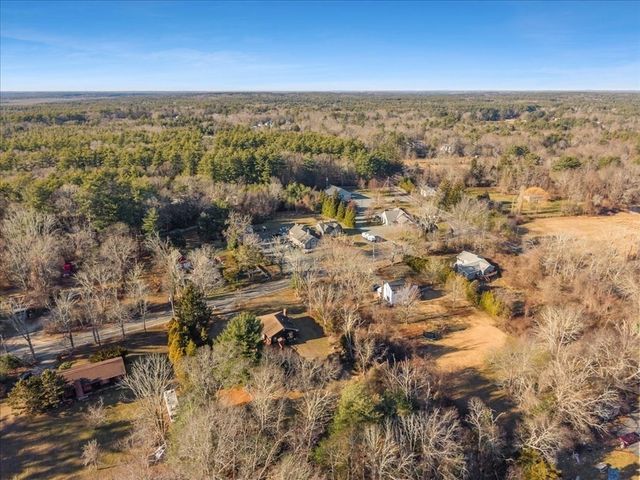 5 Freetown St, Lakeville, MA 02347