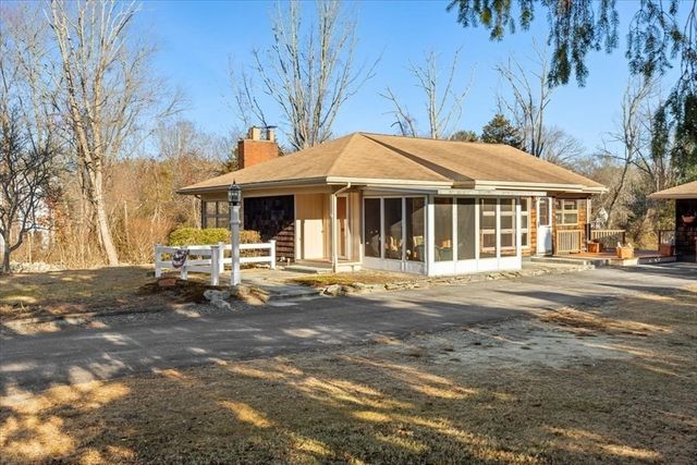 5 Freetown St, Lakeville, MA 02347