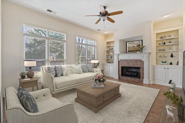 10820 WHISPER HOLLOW CV, Collierville, TN 38017