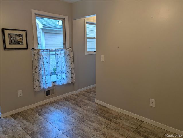 9327 Eastwind Drive 6, Livonia, MI 48150