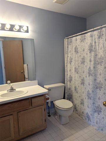 9327 Eastwind Drive 6, Livonia, MI 48150
