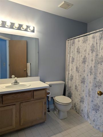 9327 Eastwind Drive 6, Livonia, MI 48150