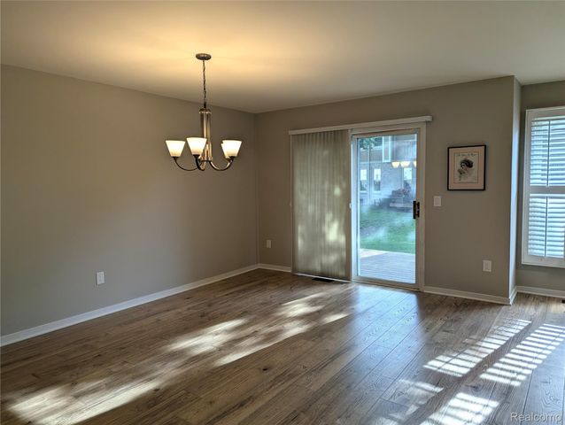 9327 Eastwind Drive 6, Livonia, MI 48150