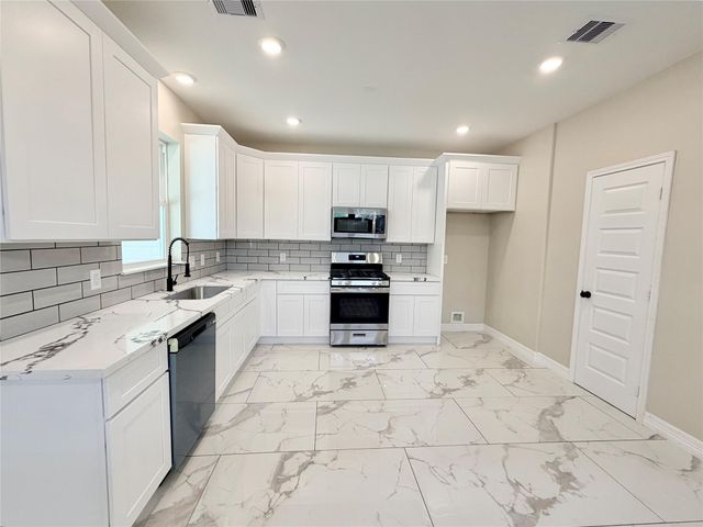 9303 Noel Street, Houston, TX 77033