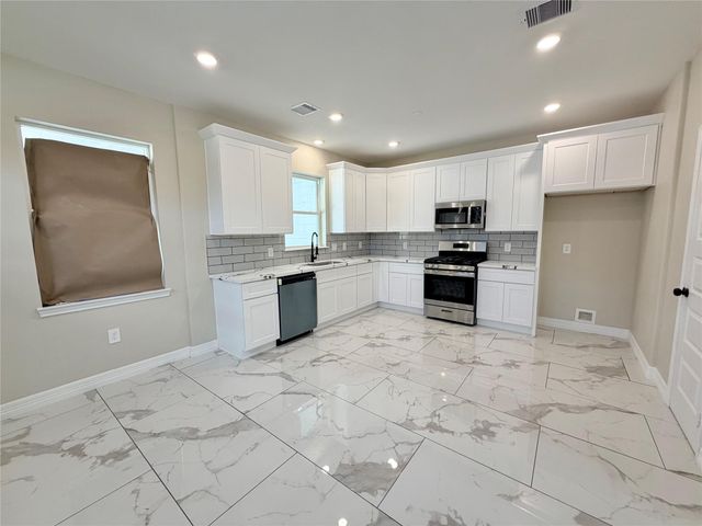 9303 Noel Street, Houston, TX 77033