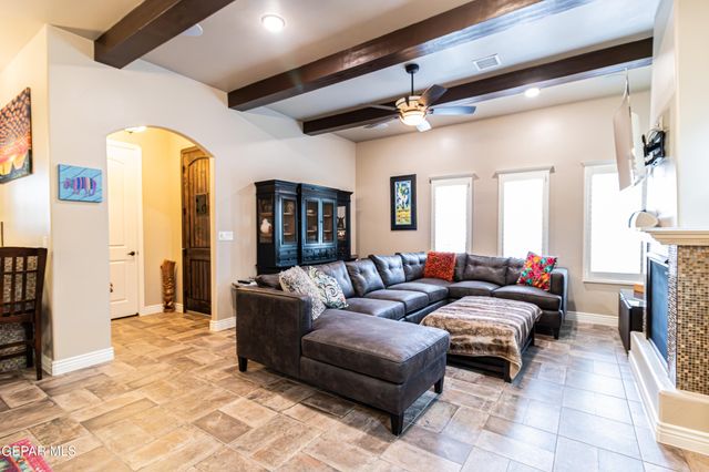 524 S Festival Drive, El Paso, TX 79912