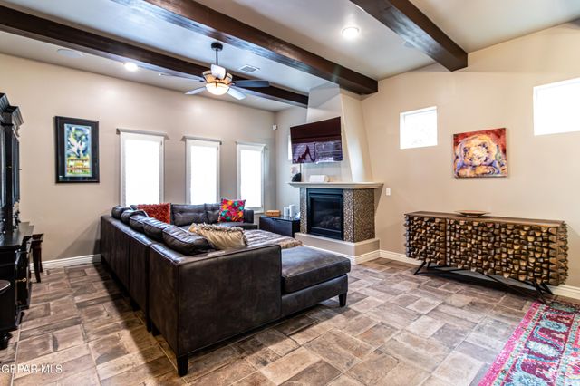 524 S Festival Drive, El Paso, TX 79912