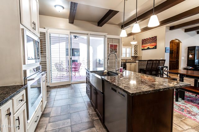 524 S Festival Drive, El Paso, TX 79912