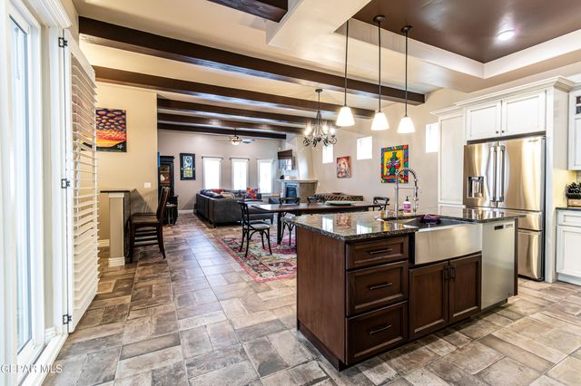 524 S Festival Drive, El Paso, TX 79912