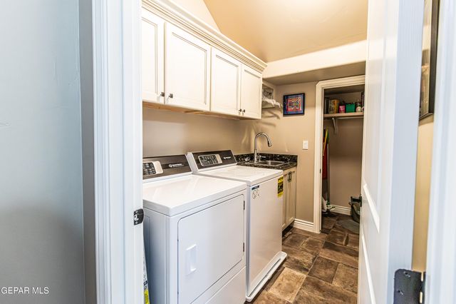 524 S Festival Drive, El Paso, TX 79912