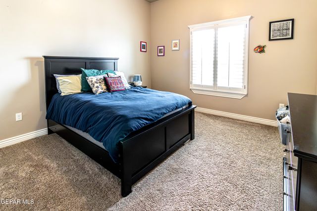 524 S Festival Drive, El Paso, TX 79912