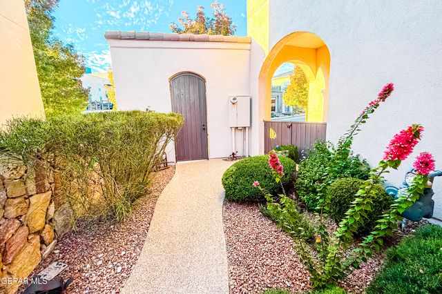 524 S Festival Drive, El Paso, TX 79912