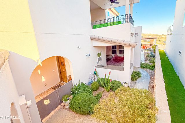 524 S Festival Drive, El Paso, TX 79912