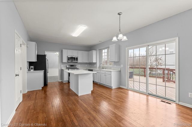 6900 Lakeway Street, Ypsilanti, MI 48197