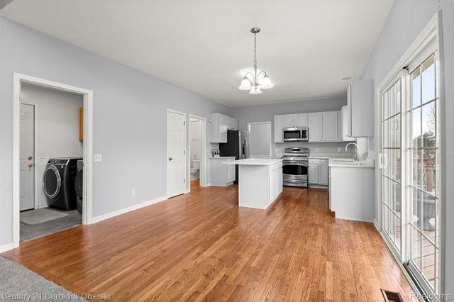 6900 Lakeway Street, Ypsilanti, MI 48197