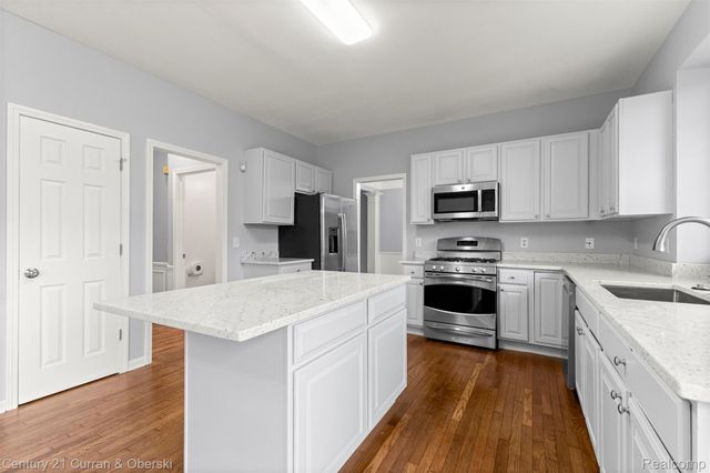 6900 Lakeway Street, Ypsilanti, MI 48197