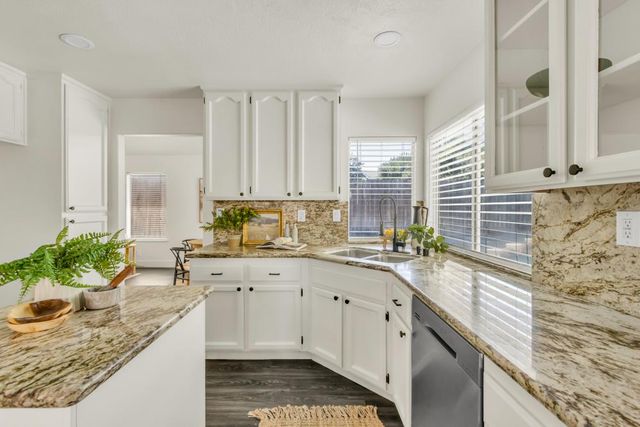 8525 Sutter Creek Way, Antelope, CA 95843