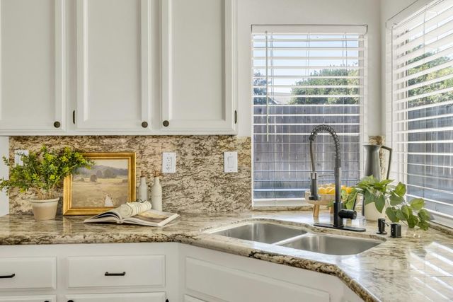 8525 Sutter Creek Way, Antelope, CA 95843