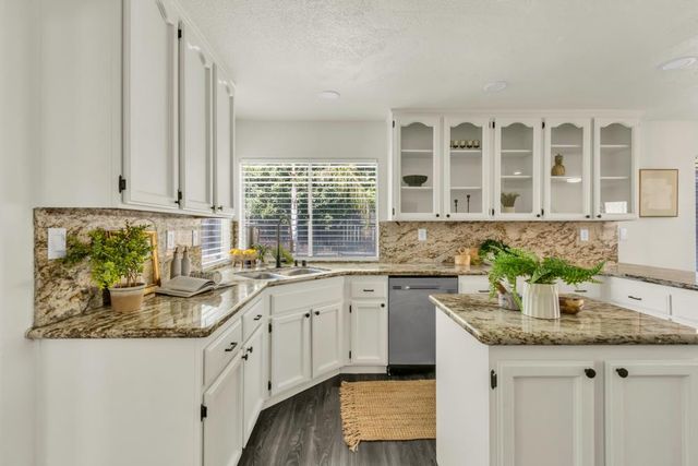 8525 Sutter Creek Way, Antelope, CA 95843