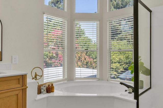 8525 Sutter Creek Way, Antelope, CA 95843