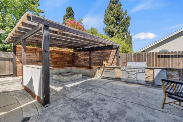8525 Sutter Creek Way, Antelope, CA 95843