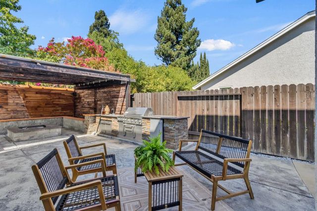 8525 Sutter Creek Way, Antelope, CA 95843