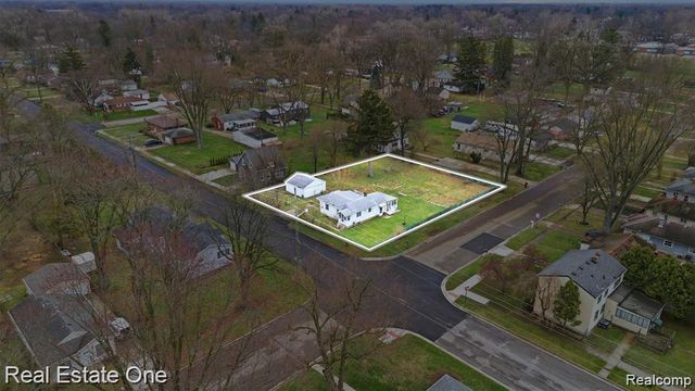 18318 Deering Street, Livonia, MI 48152