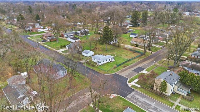 18318 Deering Street, Livonia, MI 48152