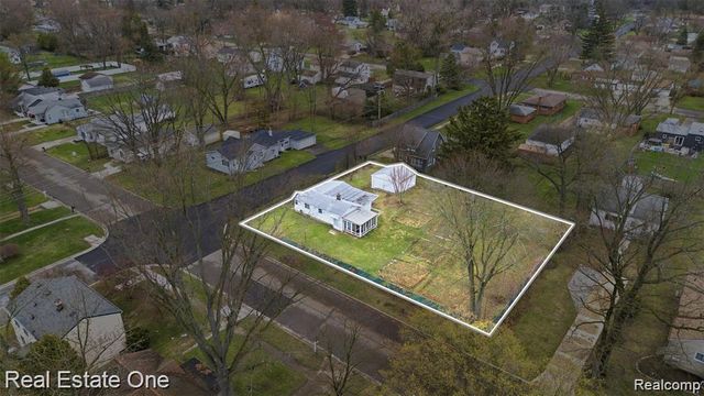 18318 Deering Street, Livonia, MI 48152