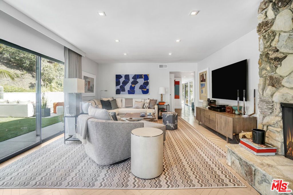 3560 Mandeville Canyon Road, Los Angeles, CA 90049 — photo 5