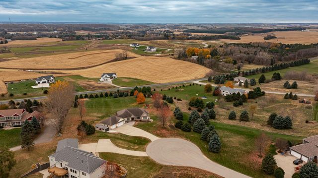 8594 Gossman Lane NW, Rochester, MN 55901