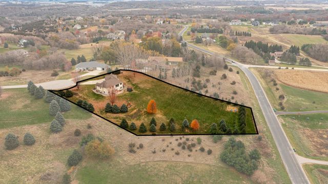 8594 Gossman Lane NW, Rochester, MN 55901