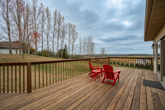 8594 Gossman Lane NW, Rochester, MN 55901