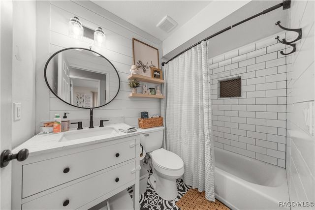 2020 E Newhaven Street, Inverness, FL 34453