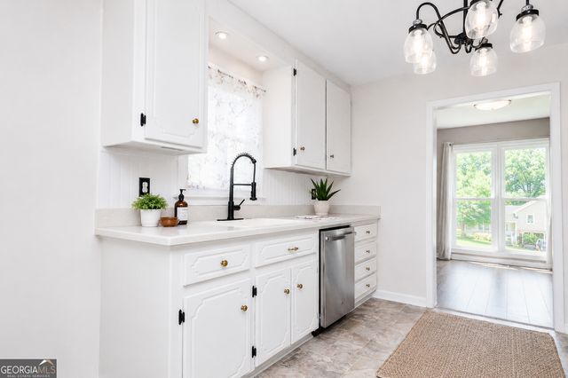 29 Whistle Stop Drive SW, Cartersville, GA 30120