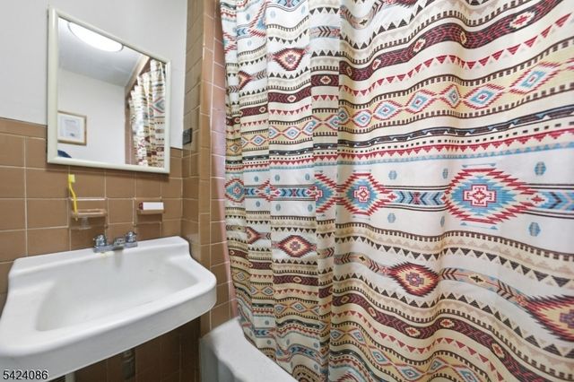 27 Longview St, West Orange Twp., NJ 07052