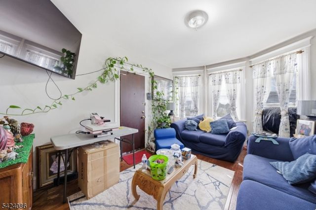 27 Longview St, West Orange Twp., NJ 07052